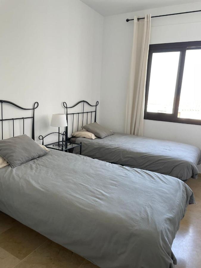 דירות מנילבה Penthouse Marina La Duquesa מראה חיצוני תמונה