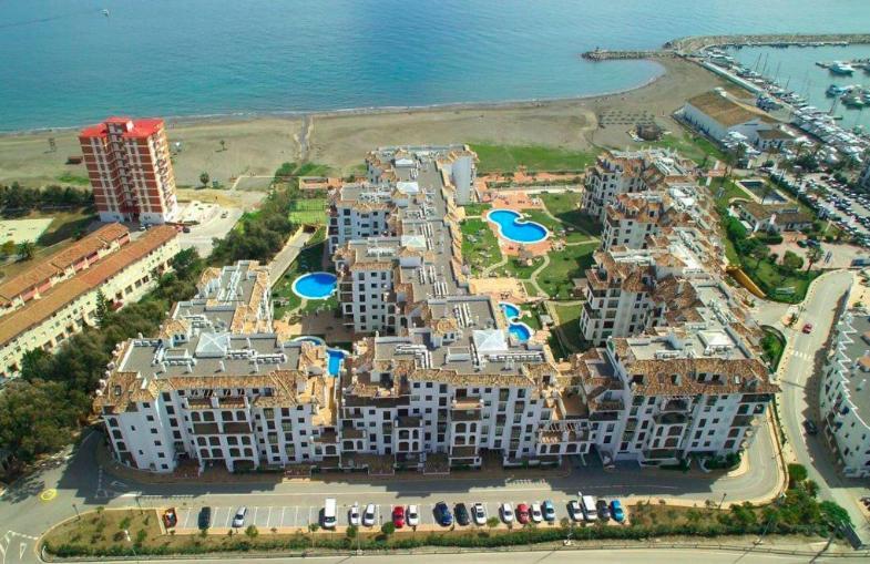 דירות מנילבה Penthouse Marina La Duquesa מראה חיצוני תמונה